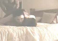 Chico teniendo sexo video sex familia con dos asistentes de vuelo en traje azul y medias durante el vuelo