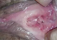Rizado chica Brasileña con pegatinas en los pezones haciendo striptease en la silla familia japonesa follando