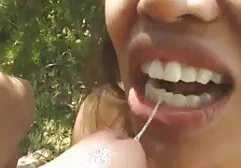 Doble penetración de una chica en la piscina porno real familia