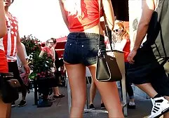 Chica de látex videos gratis de sexo familiar rígidamente domina a un esclavo y lo hacen lamer sus pies