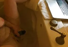 Cuando la chica estaba durmiendo, no es una pena ver porno familiar que su polla