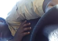 Rubia succión la chico videos gratis de sexo entre familiares en la parking mucho de su ferrari
