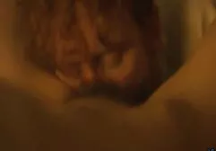 Chica en Negro medias diapositivas su los labios en mujeriego perno y ¿ es en videos xxx en familia Vagina