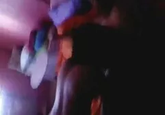 No tornillo videos de incesto familiar de la morena con las manos atadas con una cuerda