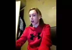 Dar una entrevista y dar la familia porn tube mamada en cámara
