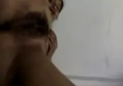 Un niño celoso ver videos de sexo familiar de tirar tres cigarrillos al día a su madre