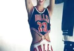 Chica tiene buen sexofamiliar húmedo apoyo de su novia