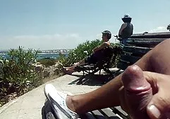 Belleza Abella Peligro En medias tomando una gran polla en el videos xxx insesto familiar agujero detrás de la
