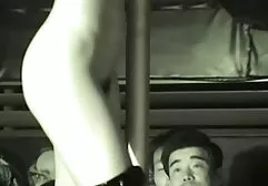 Hombre inciesto entre familia negro en condones se folla a su novia con grandes tetas
