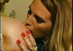 Amigo con un videos pornos con familias largo barril tiene joven latina en la ingle