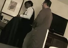 Chica se sorprende con un pene grande sexoenfamilia